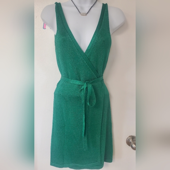 NWT Wrap Up Sweater Dress in Kelly Green by Lovers + Friends - Picture 3 of 7